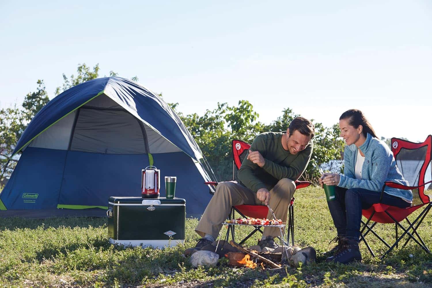 Coleman Sundome Camping Tent with Rainfly, 2/3/4/6 Person Tent Sets Up in 10 Mins, Weatherproof Shelter for Camping, Festivals, Backyard, Sleepovers