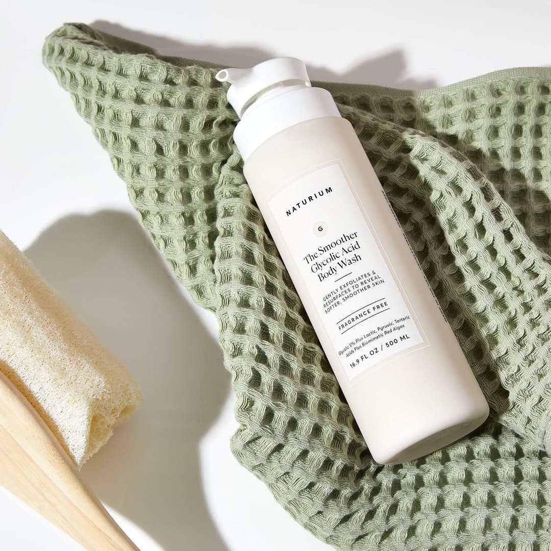 Naturium The Smoother Glycolic Acid Exfoliating Body Wash